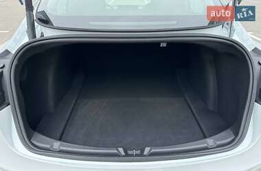 Седан Tesla Model 3 2023 в Одесі