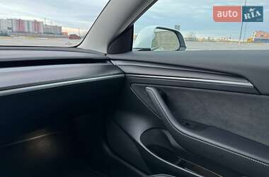 Седан Tesla Model 3 2023 в Одесі