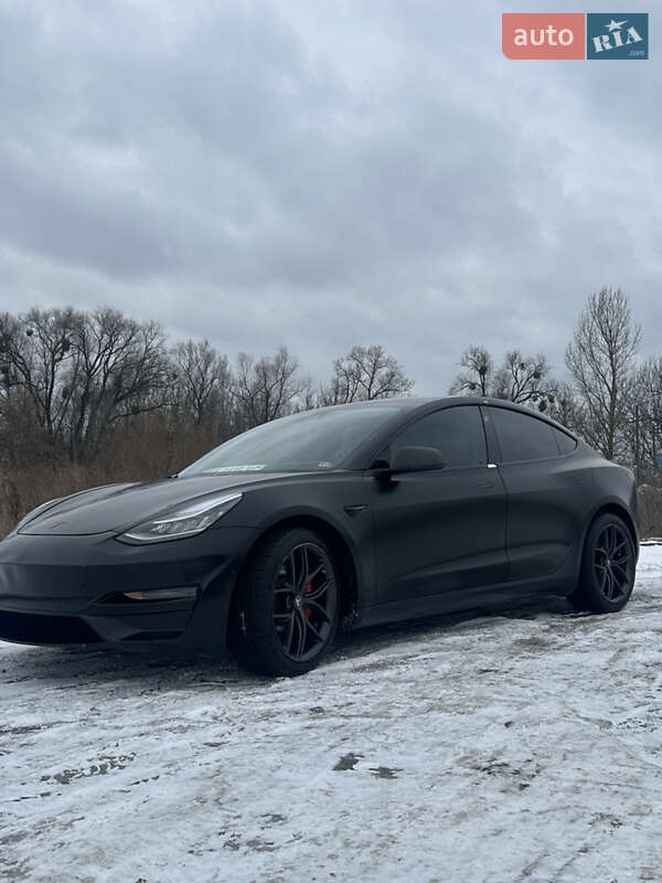 Tesla Model 3 2020