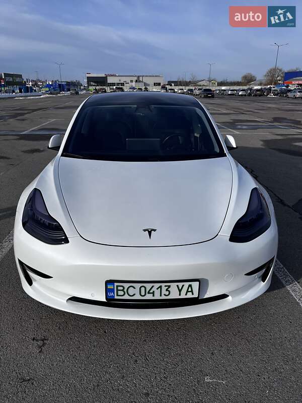 Седан Tesla Model 3 2019 в Львове