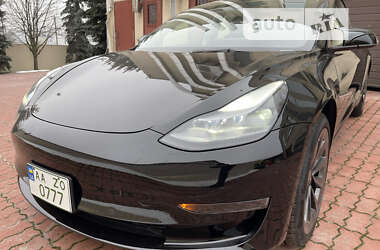 Седан Tesla Model 3 2022 в 