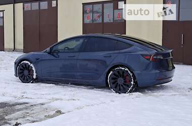 Седан Tesla Model 3 2022 в Черкассах