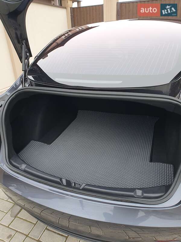 Седан Tesla Model 3 2018 в Одессе
