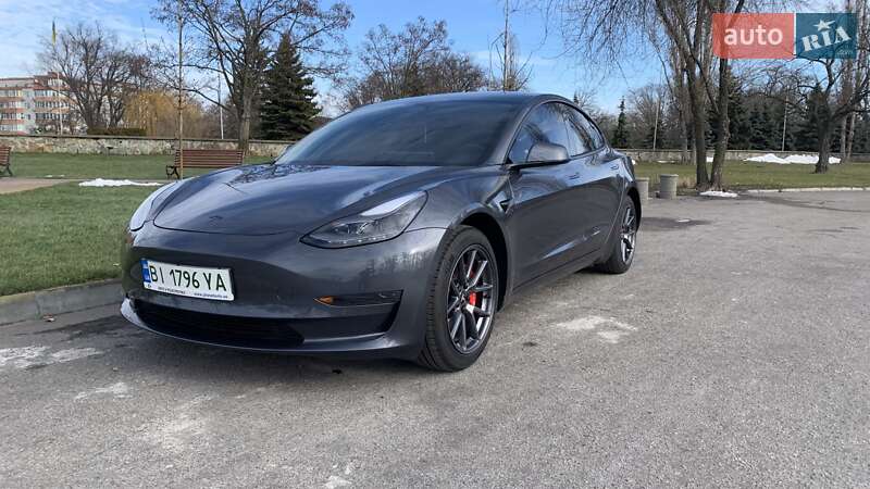 Tesla Model 3 2022