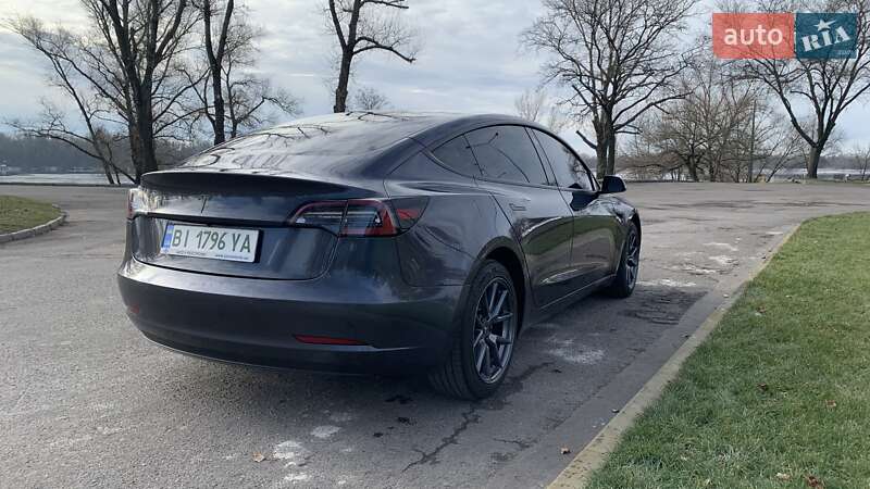 Седан Tesla Model 3 2022 в Кременчуге