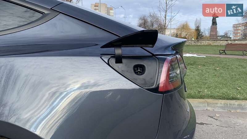 Седан Tesla Model 3 2022 в Кременчуге