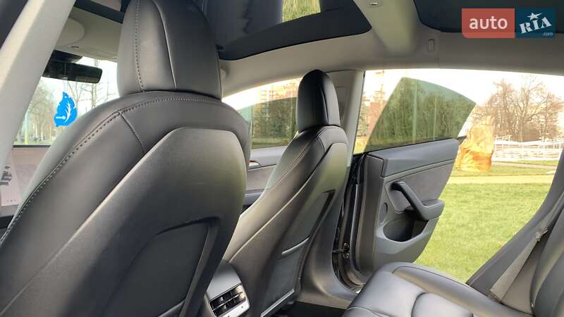 Седан Tesla Model 3 2022 в Кременчуге