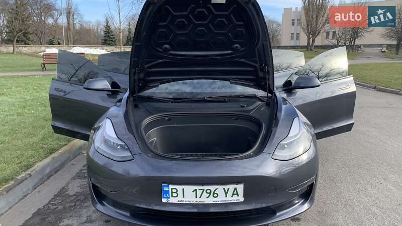 Седан Tesla Model 3 2022 в Кременчуге