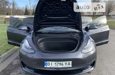 Седан Tesla Model 3 2022 в Кременчуге