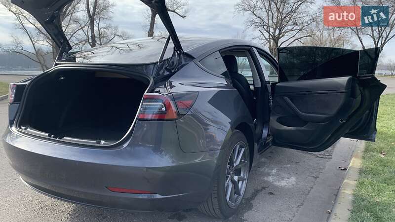Седан Tesla Model 3 2022 в Кременчуге