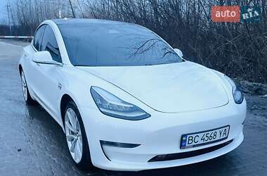 Седан Tesla Model 3 2020 в Львове