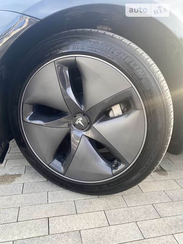 Седан Tesla Model 3 2019 в Одесі фото 21 Седан Tesla Model 3 2019 в Одесі
