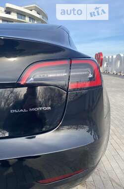 Седан Tesla Model 3 2019 в Одессе