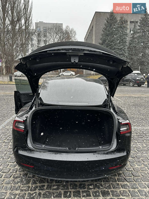 Седан Tesla Model 3 2021 в Днепре