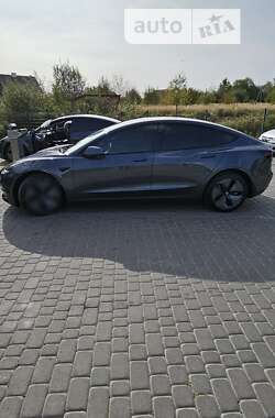 Седан Tesla Model 3 2022 в Дрогобичі