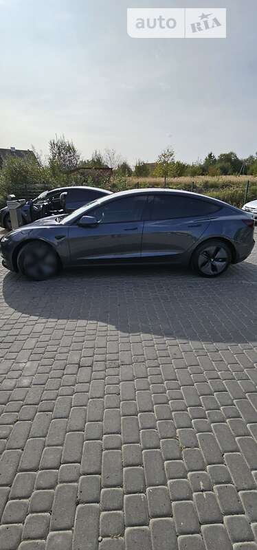 Седан Tesla Model 3 2022 в Дрогобыче