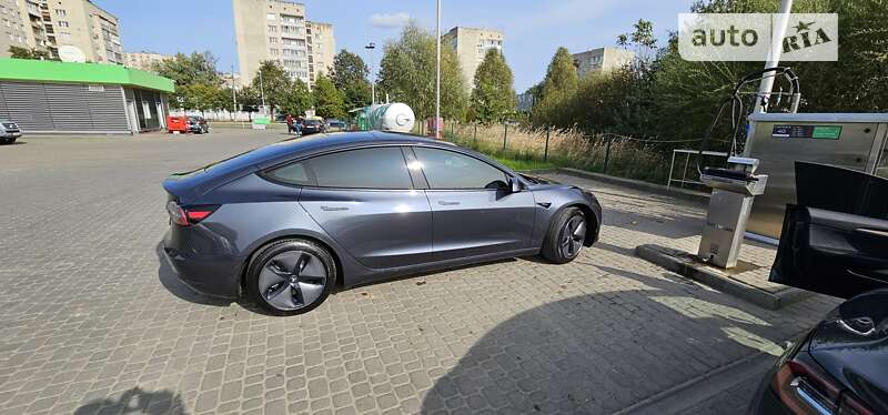 Седан Tesla Model 3 2022 в Дрогобыче