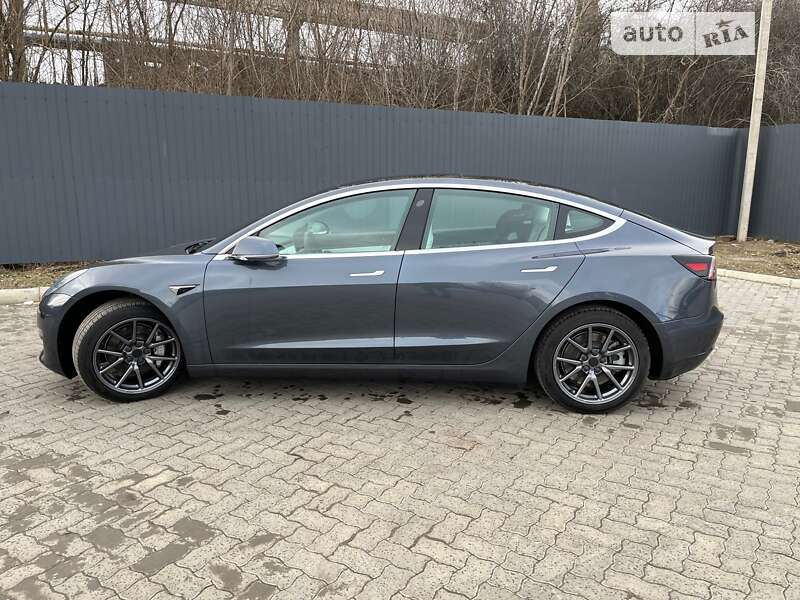 Седан Tesla Model 3 2020 в Миколаєві