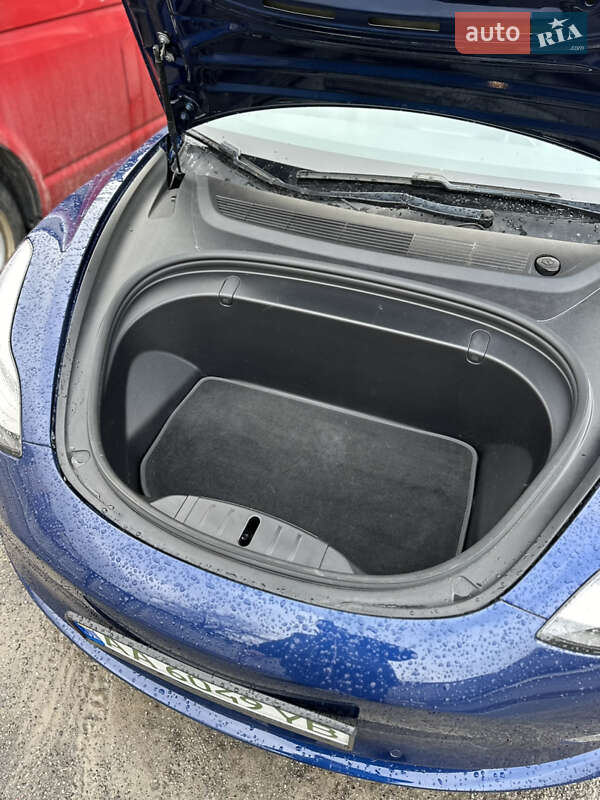 Седан Tesla Model 3 2018 в Киеве