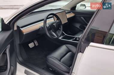 Седан Tesla Model 3 2019 в Киеве