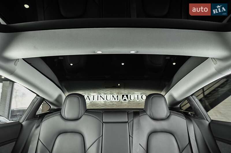 Седан Tesla Model 3 2023 в Одесі
