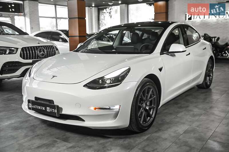 Седан Tesla Model 3 2023 в Одесі