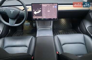 Седан Tesla Model 3 2022 в Киеве