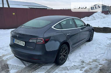 Седан Tesla Model 3 2018 в Виннице