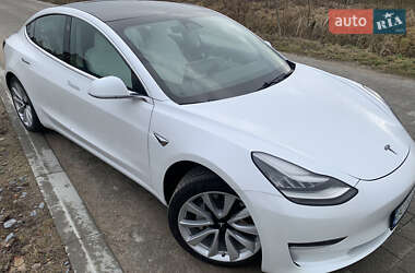 Седан Tesla Model 3 2019 в Львові