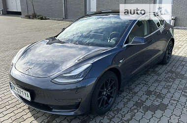 Седан Tesla Model 3 2019 в Костополе