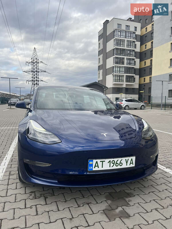 Седан Tesla Model 3 2021 в Ивано-Франковске