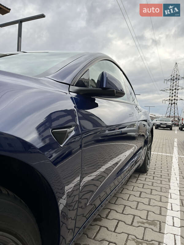 Седан Tesla Model 3 2021 в Ивано-Франковске