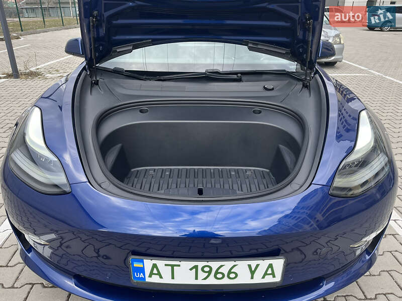 Седан Tesla Model 3 2021 в Ивано-Франковске