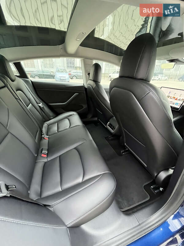 Седан Tesla Model 3 2021 в Ивано-Франковске