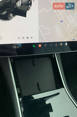 Седан Tesla Model 3 2019 в Львові