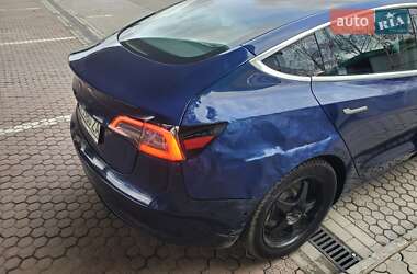 Седан Tesla Model 3 2018 в Львові