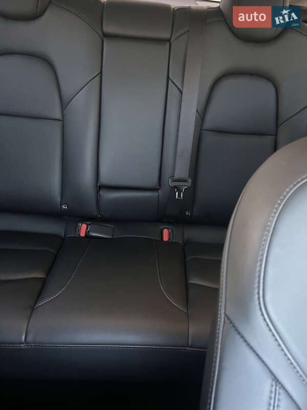 Седан Tesla Model 3 2021 в Луцке