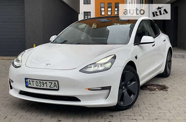 Седан Tesla Model 3 2021 в Івано-Франківську