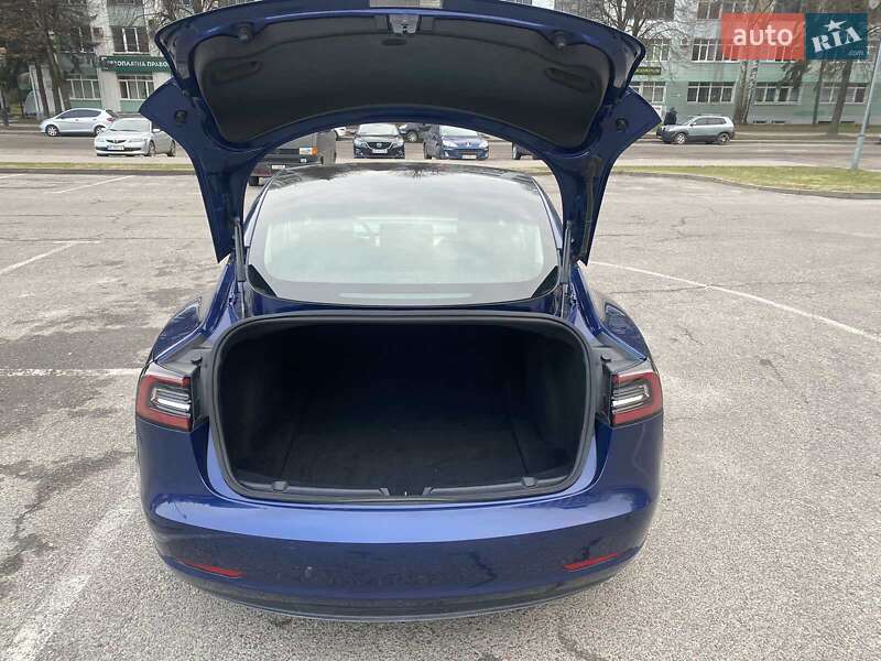 Седан Tesla Model 3 2019 в Рівному
