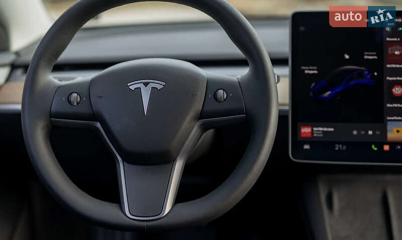 Седан Tesla Model 3 2022 в Виннице