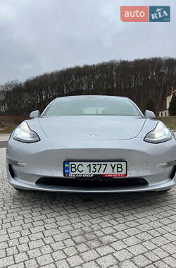 Седан Tesla Model 3 2018 в Львове