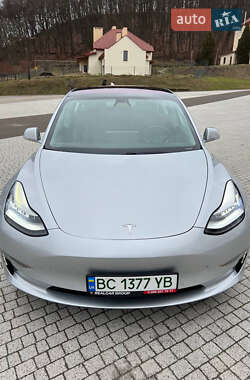 Седан Tesla Model 3 2018 в Львові