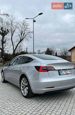 Седан Tesla Model 3 2018 в Львове