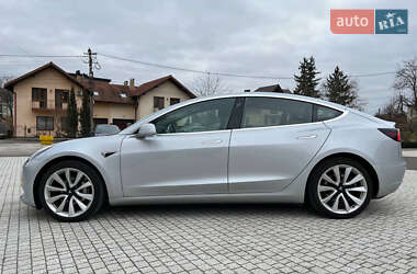Седан Tesla Model 3 2018 в Львове