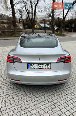 Седан Tesla Model 3 2018 в Львове