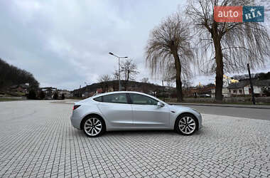 Седан Tesla Model 3 2018 в Львове