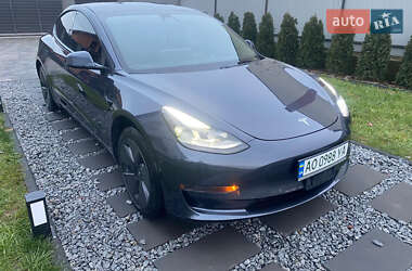 Седан Tesla Model 3 2021 в Ужгороде