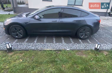 Седан Tesla Model 3 2021 в Ужгороде