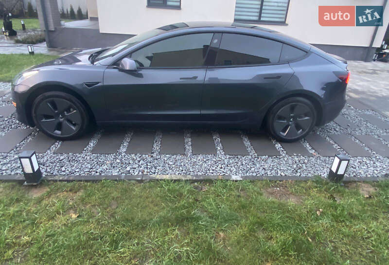 Седан Tesla Model 3 2021 в Ужгороді