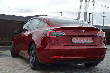 Седан Tesla Model 3 2021 в Львове